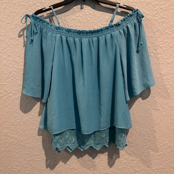 IZ Blue Off the Shoulder Top - Size S - Picture 4 of 8